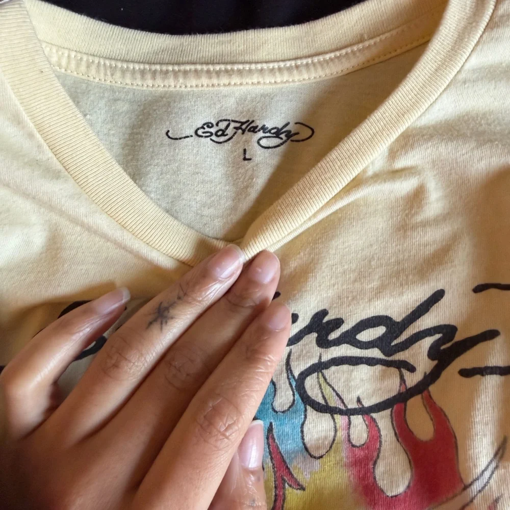 Ed Hardy Short Sleeve Graphic Tee - Pastel Lilac - Picture 2 of 9